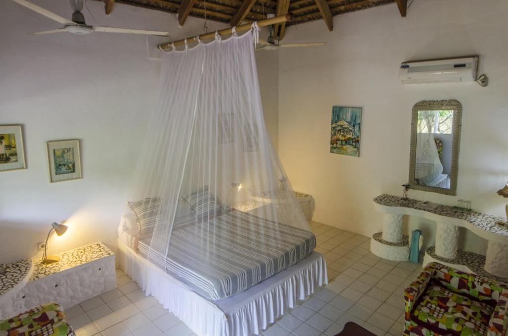 Chez Maggie Hotel & Restaurant Morondava Exterior photo